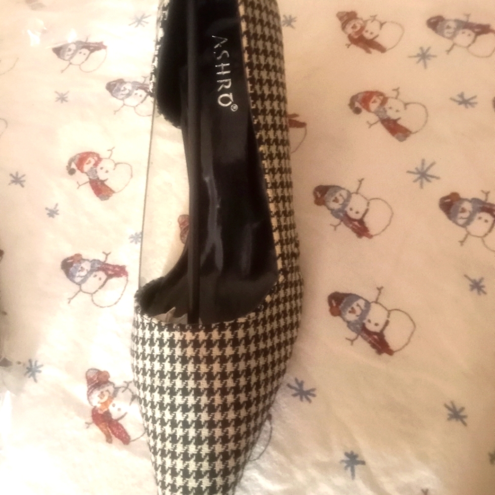 Womens shoes